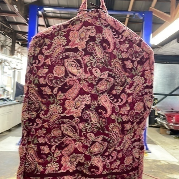 Large Vera Bradley garment bag. Print retired Used, piccadilly plum, - Picture 17 of 17